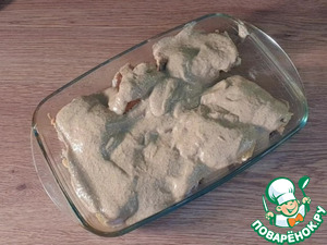 Минтай запечённый под грибным соусом