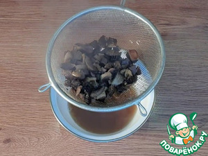 Минтай запечённый под грибным соусом