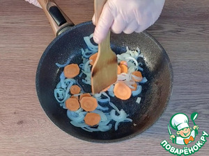 Минтай запечённый под грибным соусом
