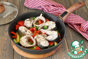 Пеленгас, тушеный с картошкой и овощами